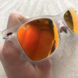 Ray-Ban Wayfarer Remix LightRay Sunglasses